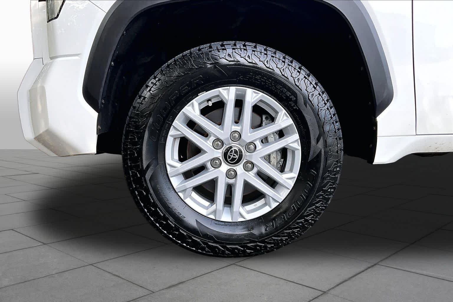 Used 2024 Ice Cap Toyota SR5 image 10