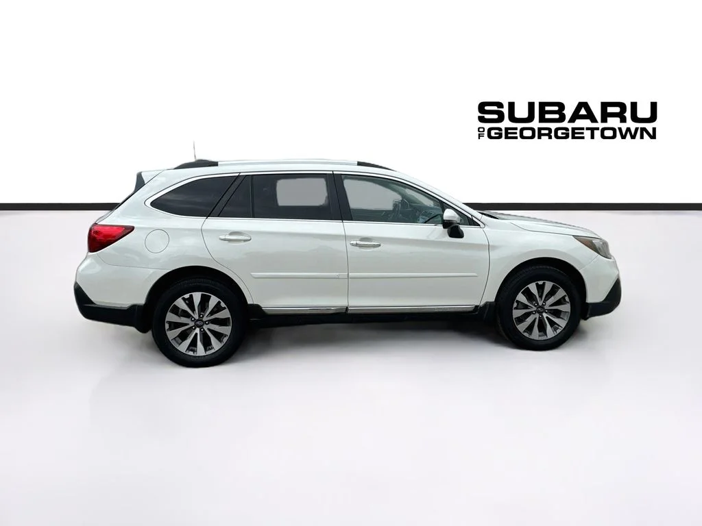 Used 2018 White Subaru 2.5i image 8