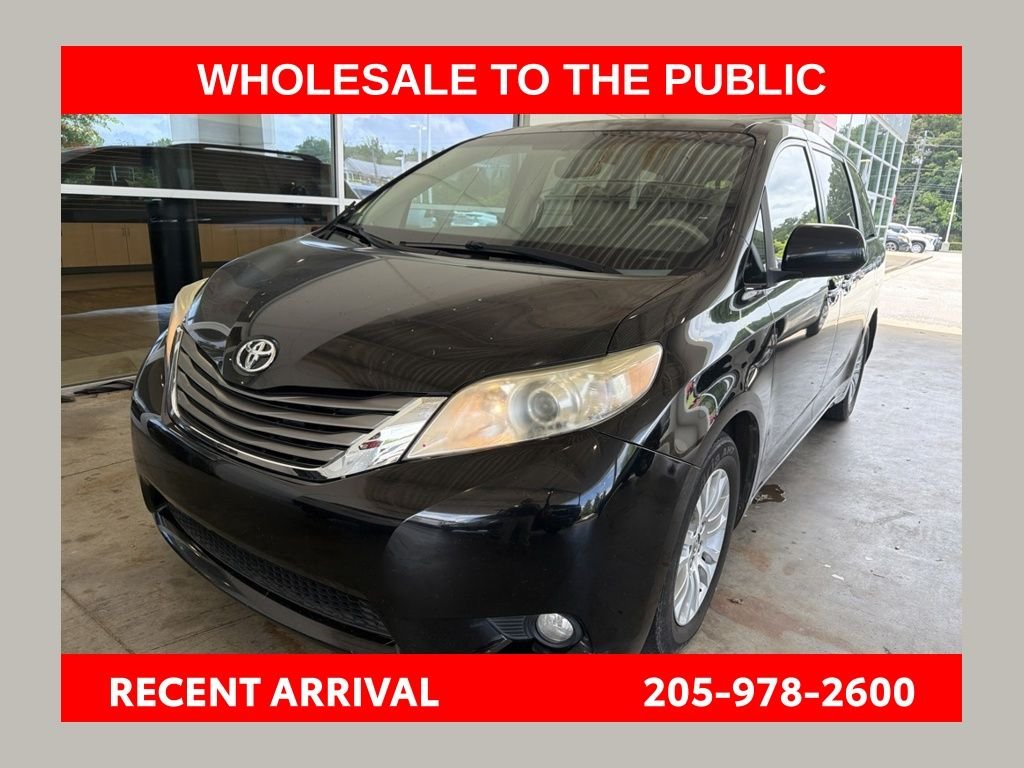 Used 2014 Black Toyota XLE image 1
