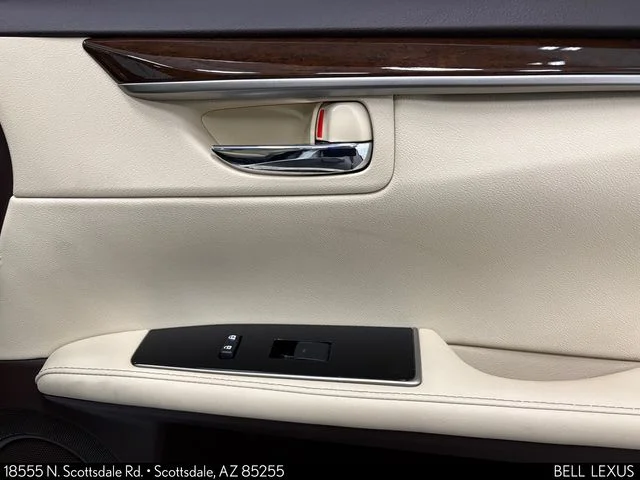 Used 2017 White Lexus 350 image 25