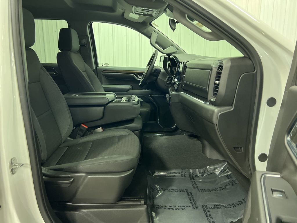 2024 Chevrolet Silverado 1500 LT - Photo 9
