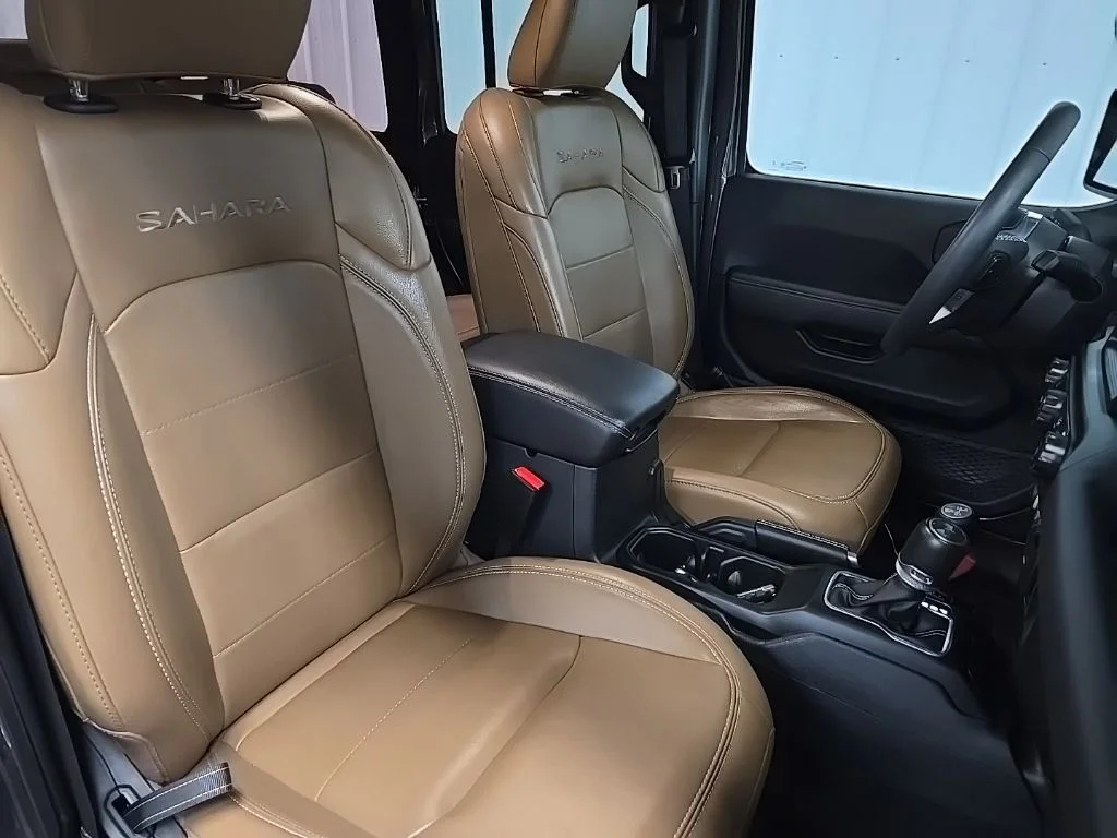 Used 2023 Crystal Metallic Jeep Sahara 4xe image 14