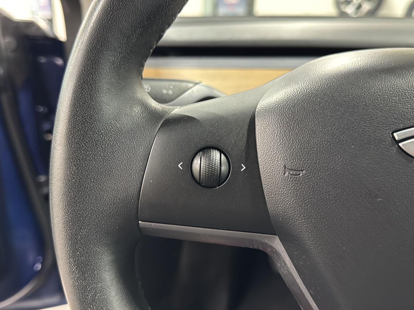 Used 2020 Pearl White Multi-Coat Tesla Standard Range image 32