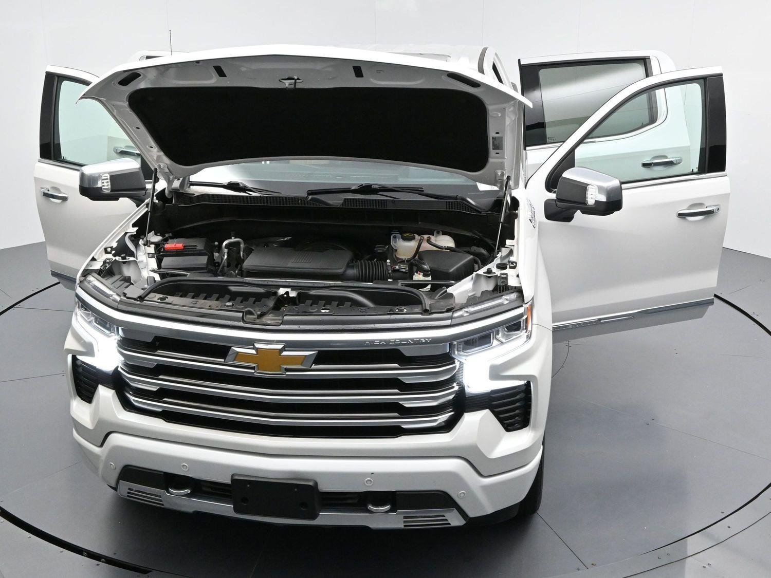 Used 2024 Iridescent Pearl Tricoat Chevrolet High Country image 45