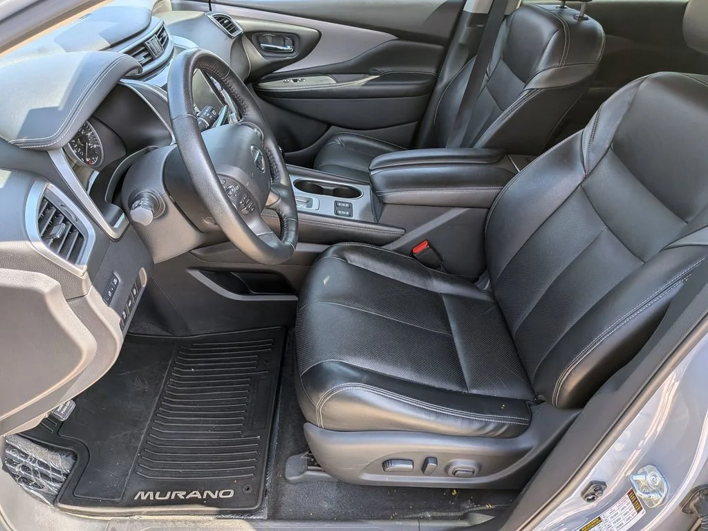 Used 2021 Silver Nissan SL image 11