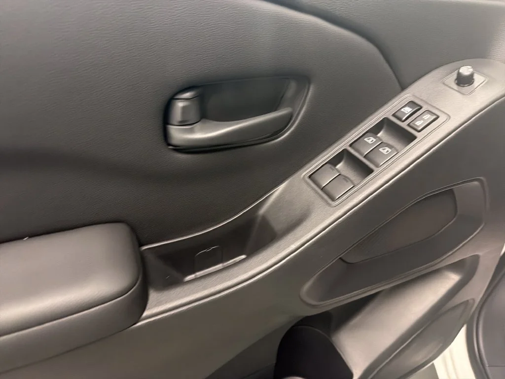 New 2027 Glacier White Nissan Crew Cab SV image 12
