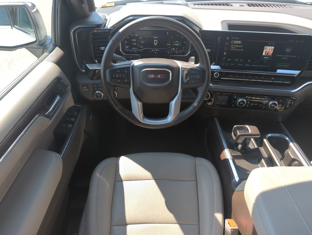Used 2025 White GMC SLT image 13