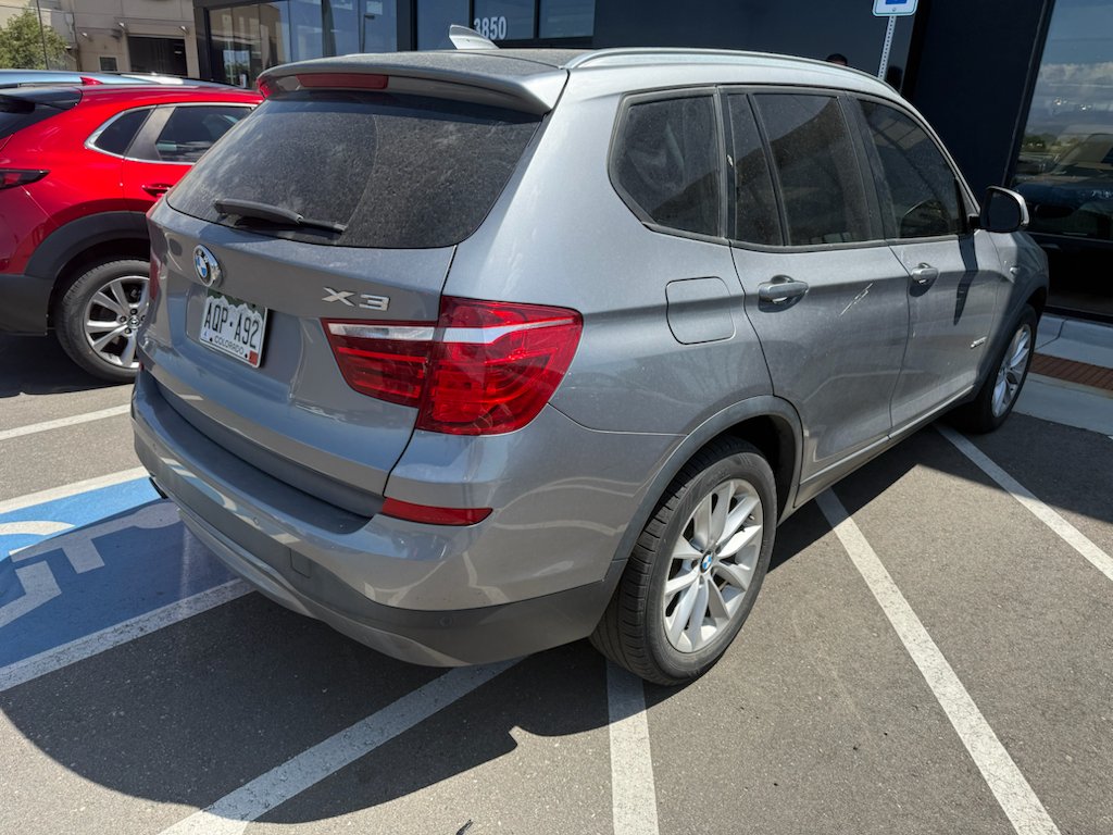 Used 2017 Space Gray Metallic BMW xDrive28i image 3