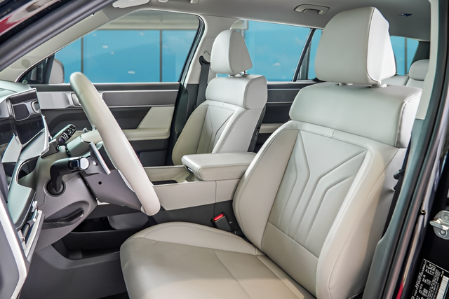2025 Hyundai Santa Fe SEL - Photo 32