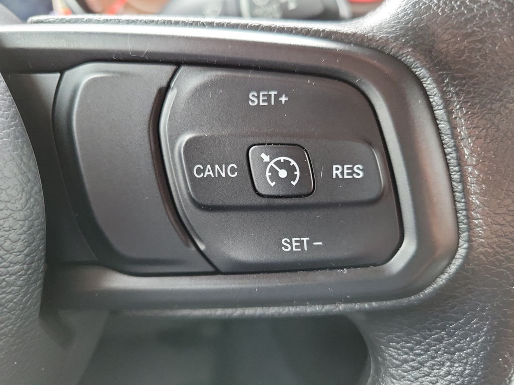 Used 2020 Green Jeep Sport image 19