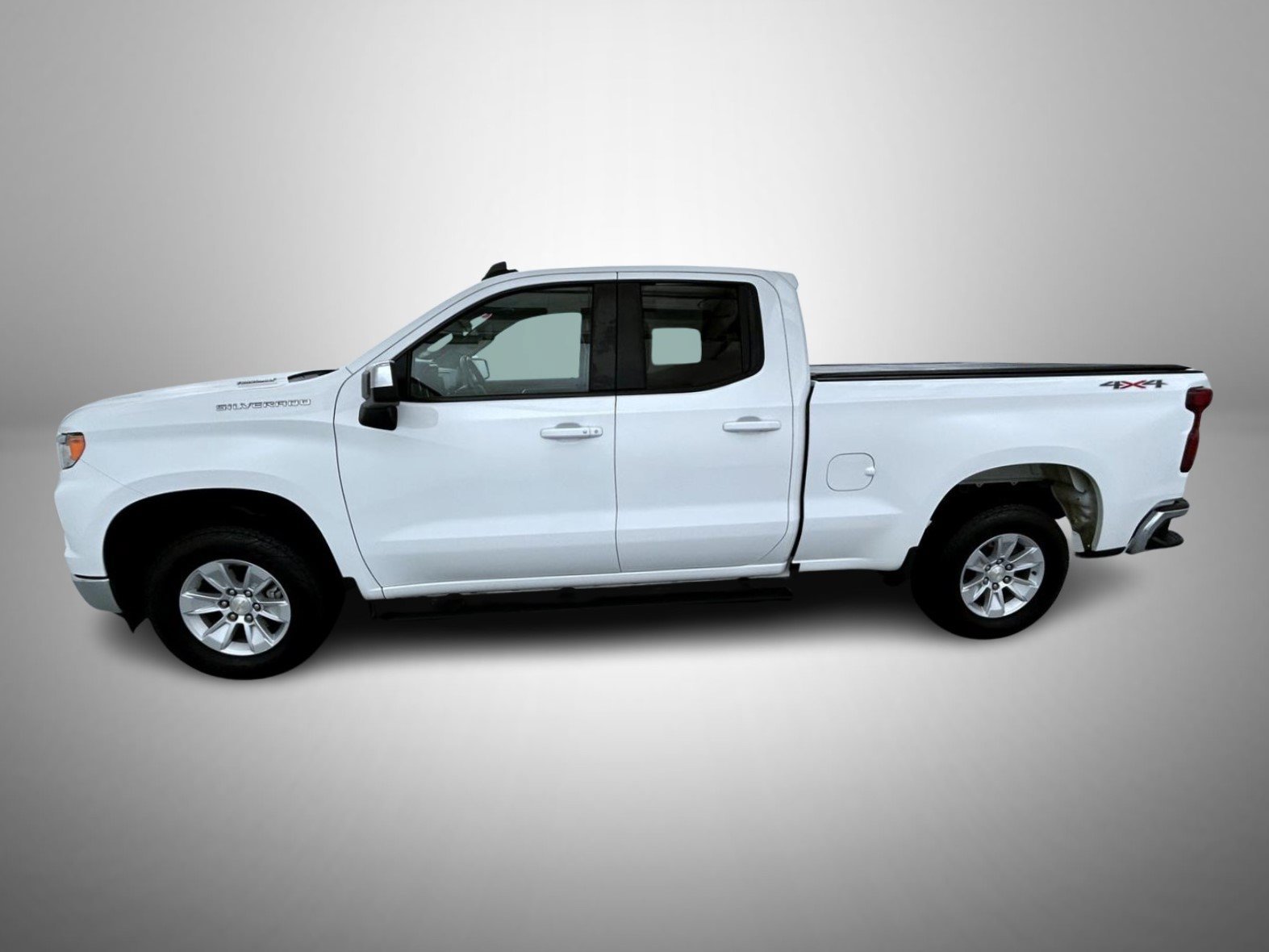Used 2024 Summit White Chevrolet LT image 8