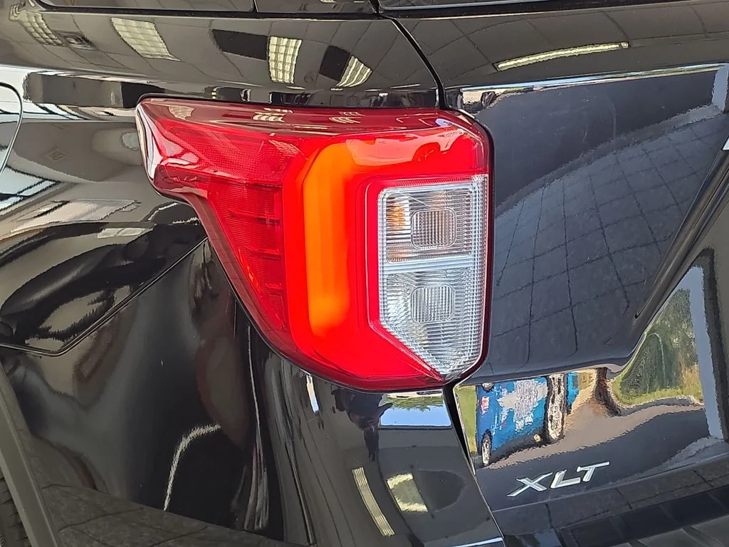 Certified Used 2023 Black Metallic Ford XLT image 31