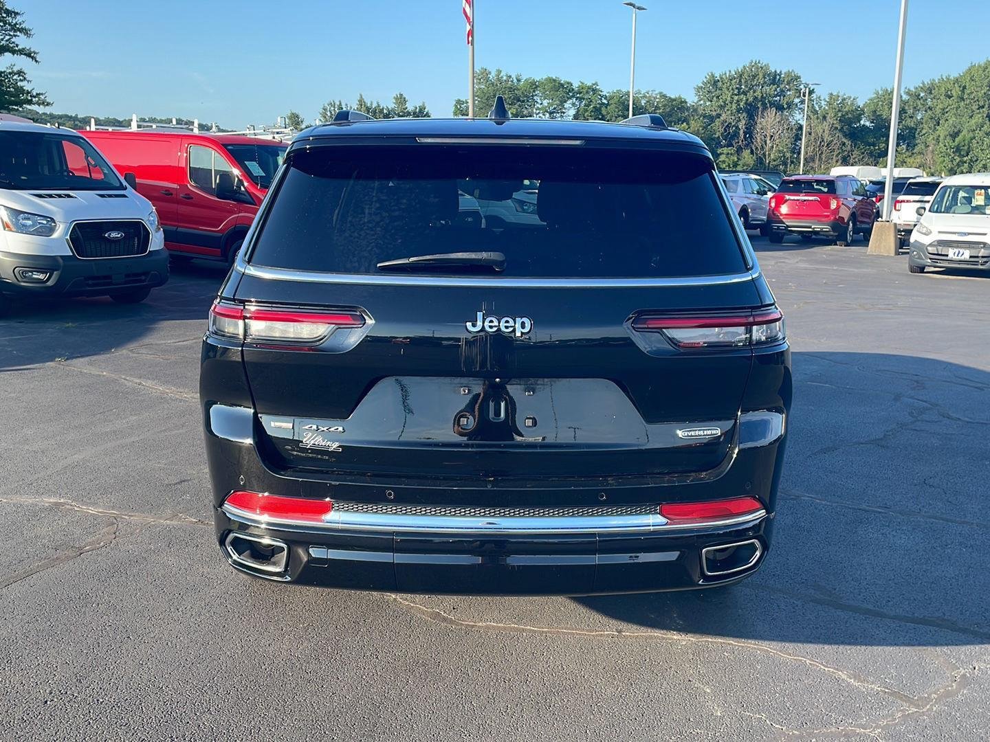 Used 2022 Diamond Black Jeep Overland image 4
