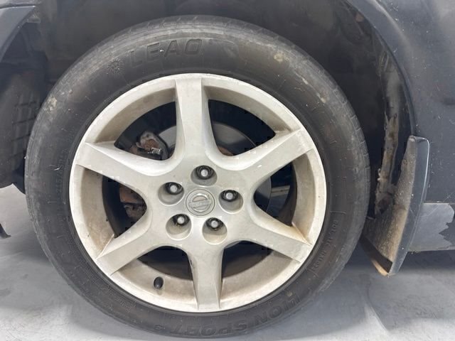 Used 2003 Black Nissan 3.5 SE image 11