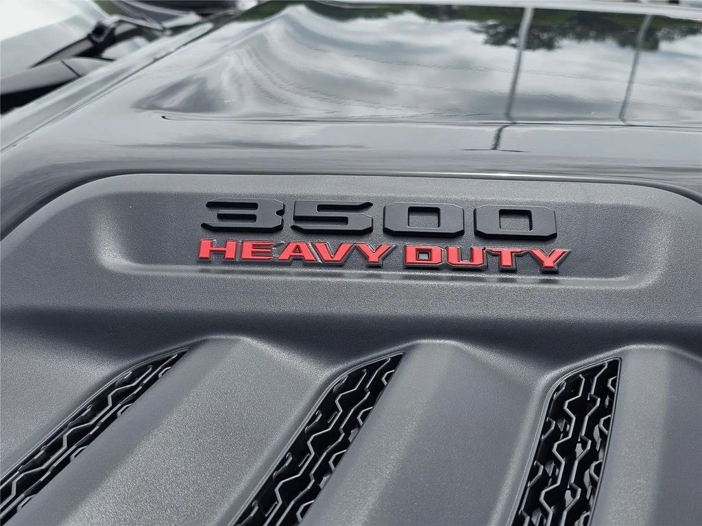 2026 RAM 3500 Laramie - Photo 6