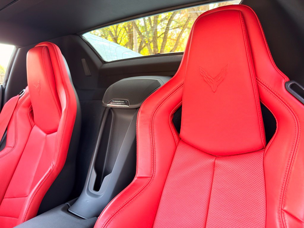 Used 2021 White Chevrolet Stingray image 22