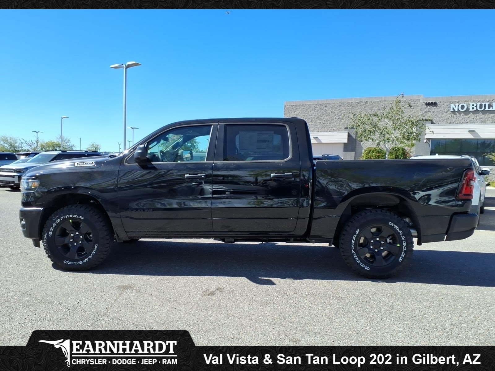 New 2026 Diamond Black Crystal Pearl-Coat Exterior Paint RAM Warlock image 3