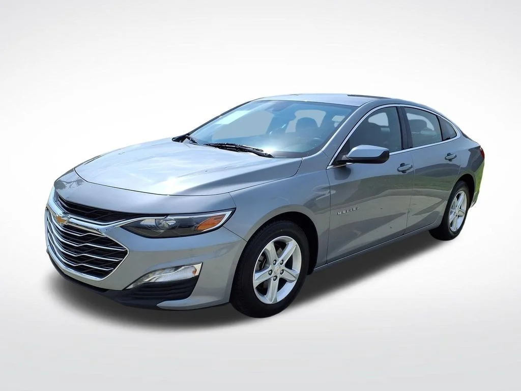 Used 2024 Gray Chevrolet LT image 3