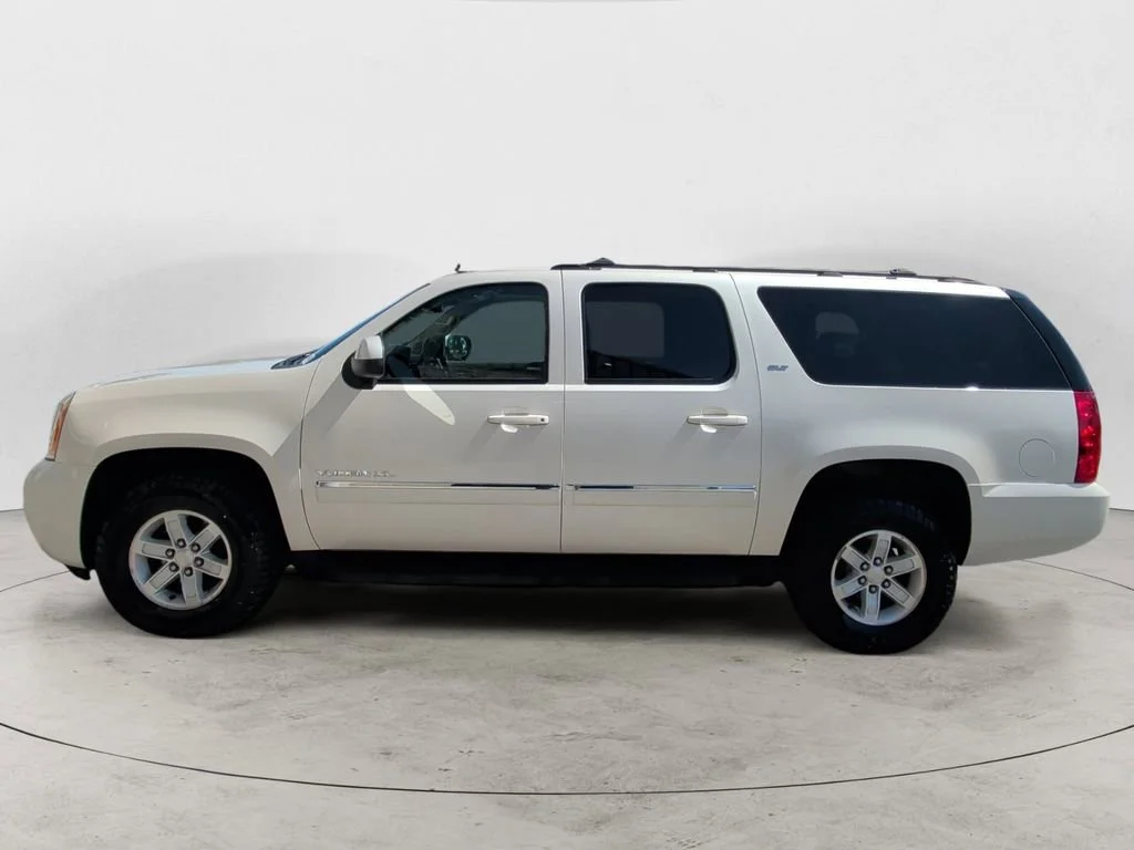 Used 2013 WHITE DIAMOND TRICOAT GMC SLT image 2