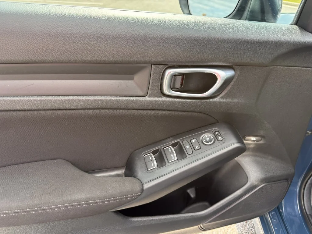 Used 2025 Blue Honda Sport image 5