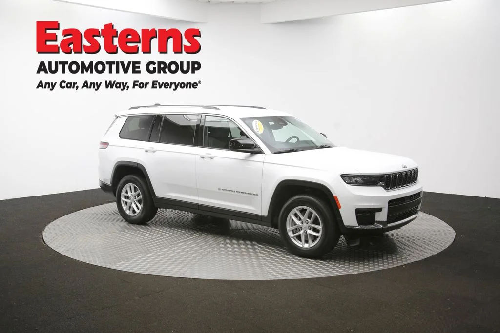 Used 2023 White Jeep Laredo image 49