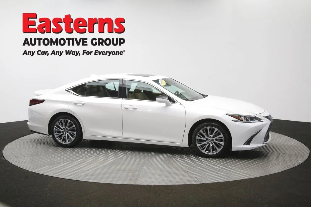 Used 2021 White Lexus 350 image 49