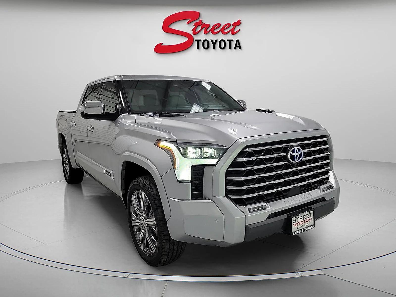 Used 2023 Silver Toyota Capstone Hybrid image 5
