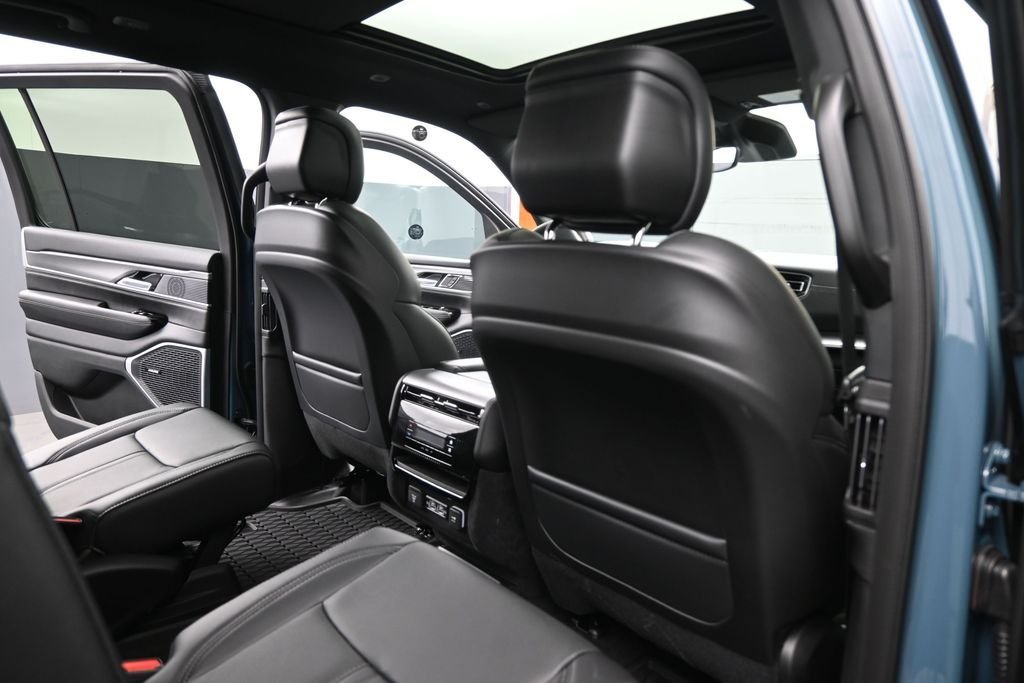 New 2026 Steel Blue Exterior Paint Jeep Upland image 27