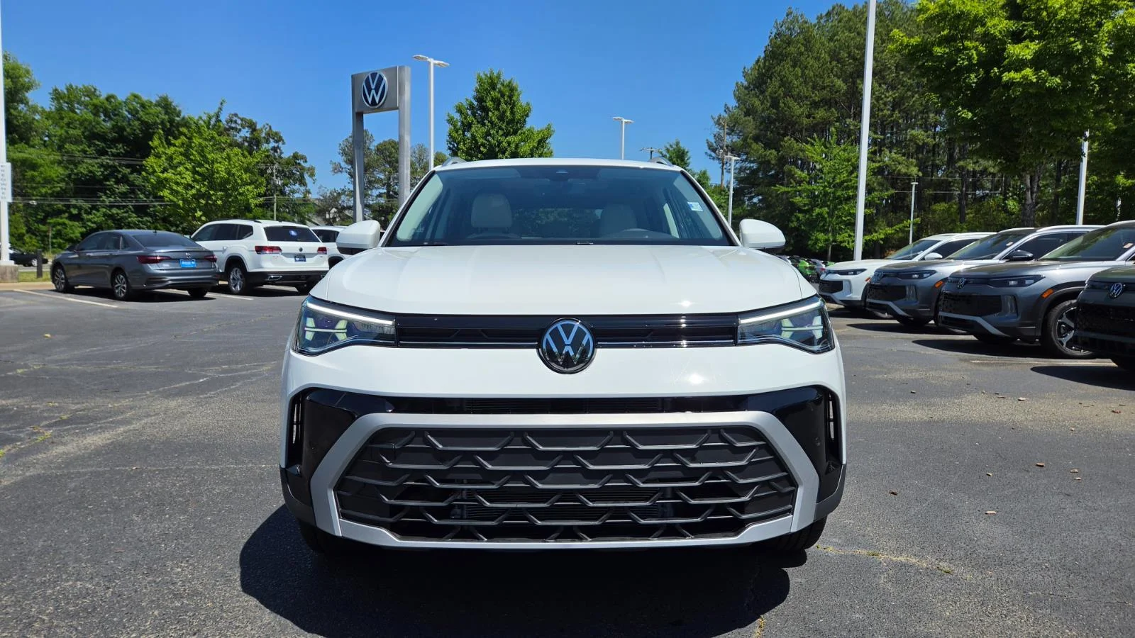 New 2026 Pure White Volkswagen SE image 7