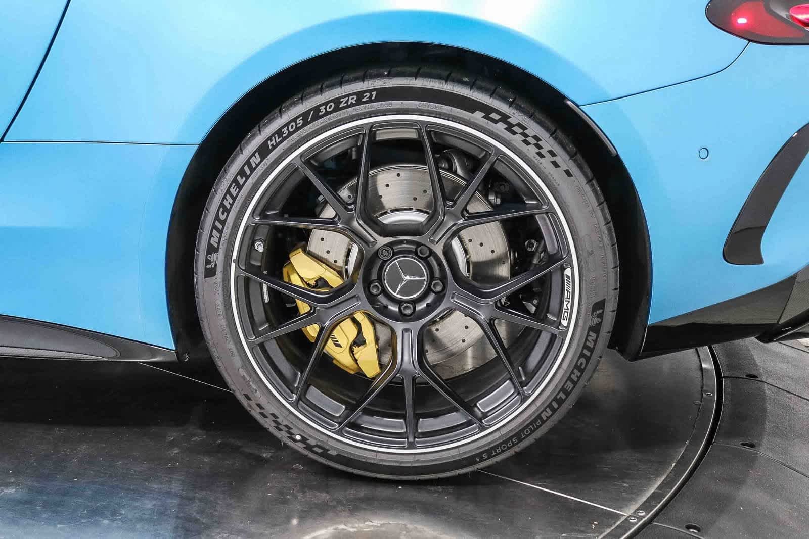 New 2026 MANUFAKTUR Hyper Blue Magno Mercedes-Benz AMG® GT 55 image 10