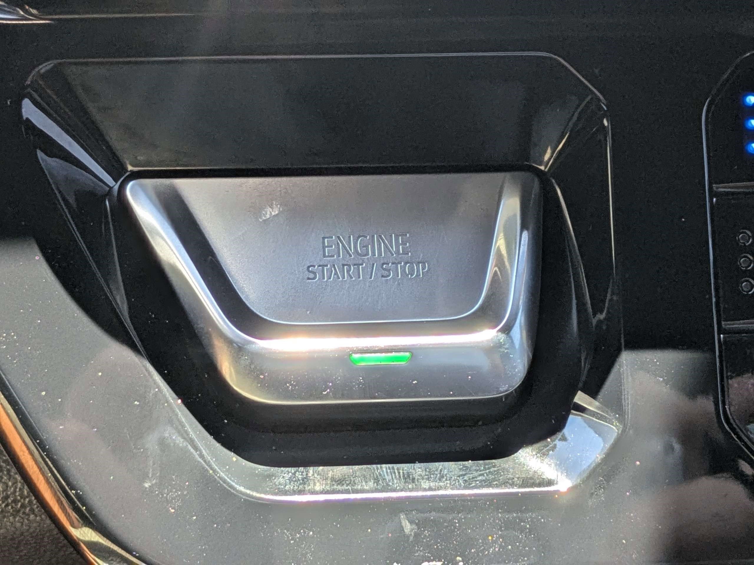 Used 2024 Summit White GMC AT4 image 26