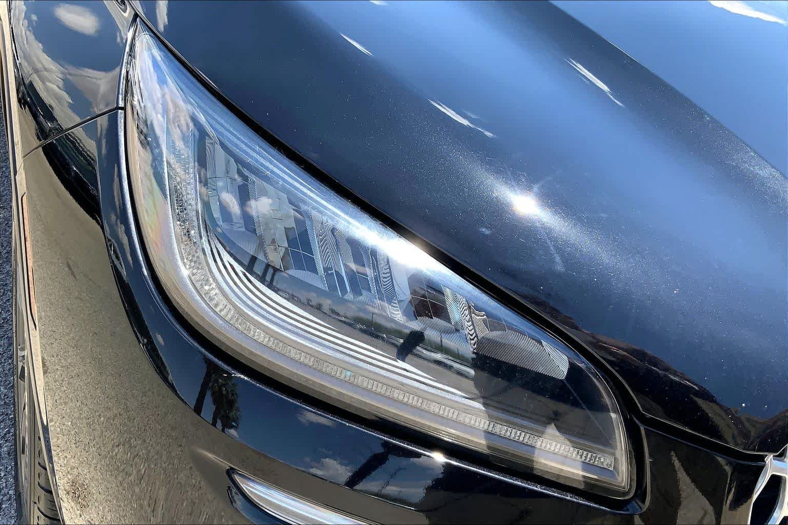 Used 2022 Infinite Black Metallic Clearcoat Lincoln Reserve image 26
