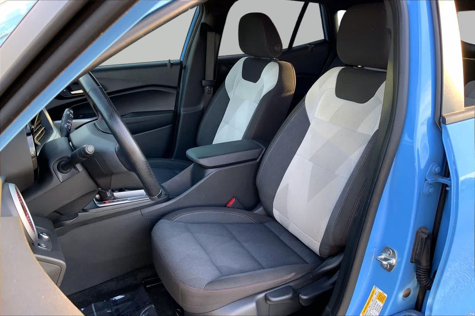Used 2024 Fountain Blue Chevrolet 1RS image 8