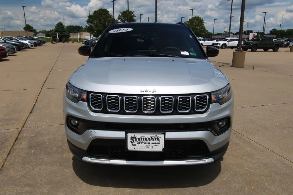 Used 2024 Silver Zynith Jeep Limited image 2