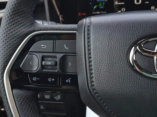 New 2026 Wind Chill Pearl <sup>1</sup> Toyota  Platinum image 24