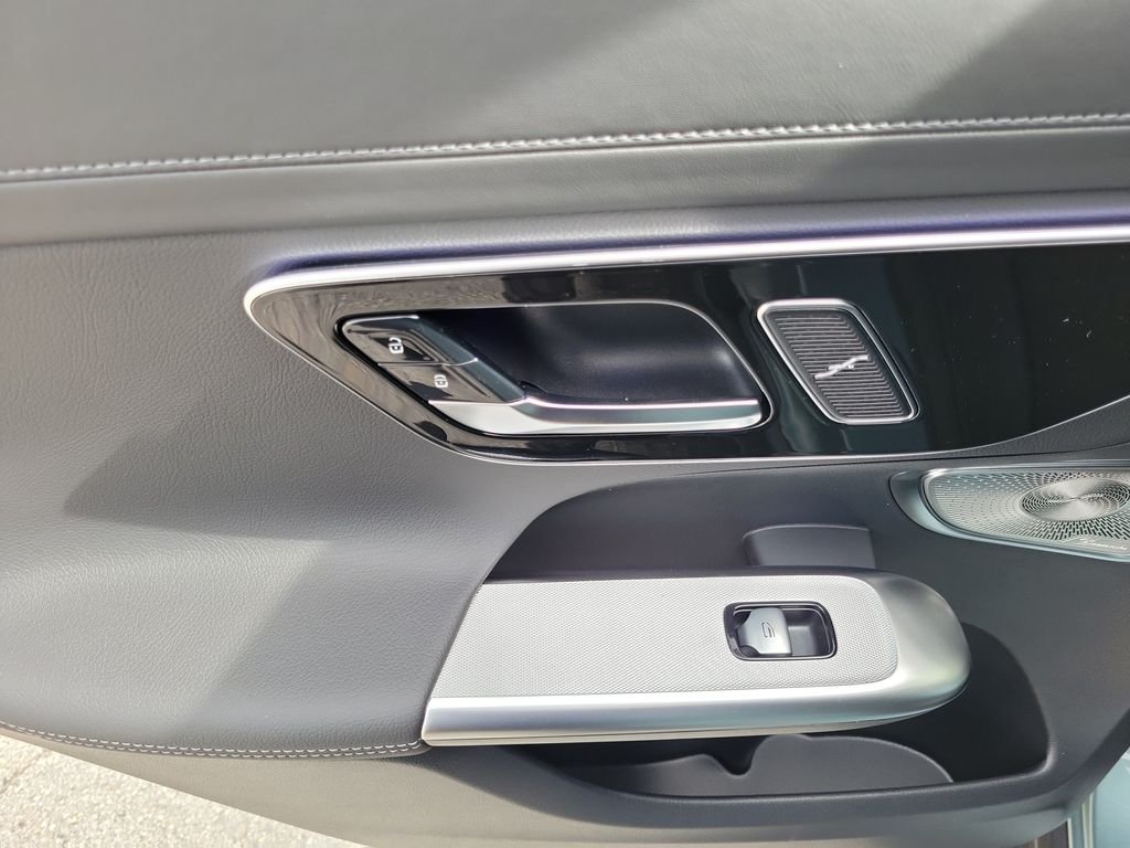 New 2027 Verde Silver Metallic Mercedes-Benz GLC 300 image 15