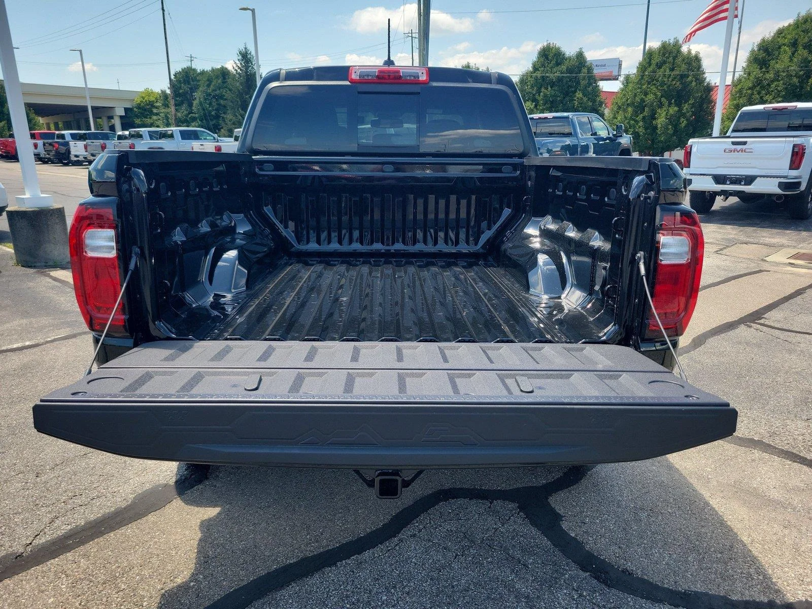 2026 GMC Canyon AT4 - Photo 7