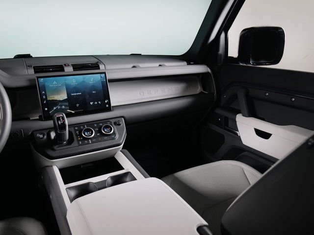 Used 2025 Blue Land Rover S image 12