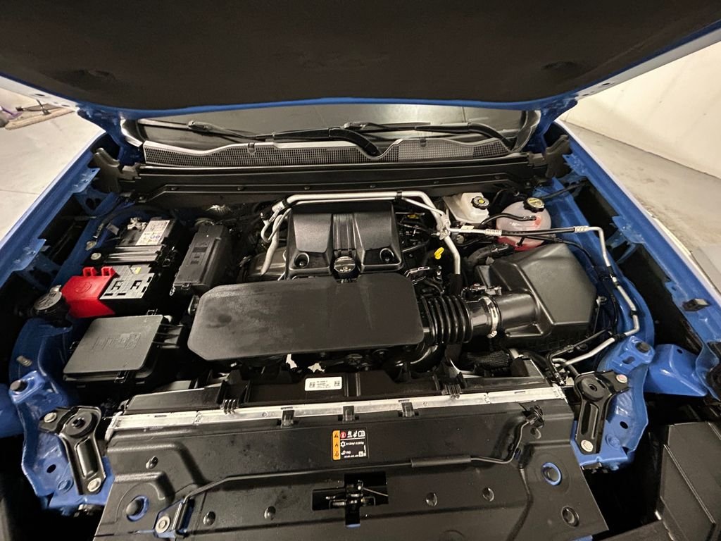 Used 2025 Blue GMC Elevation image 21