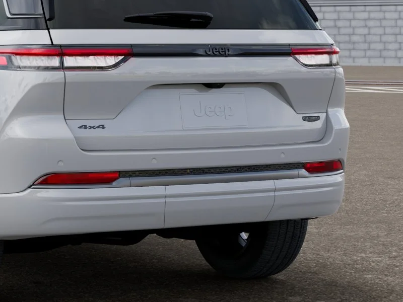 New 2026 Bright White Clear-Coat Exterior Paint Jeep Summit image 39