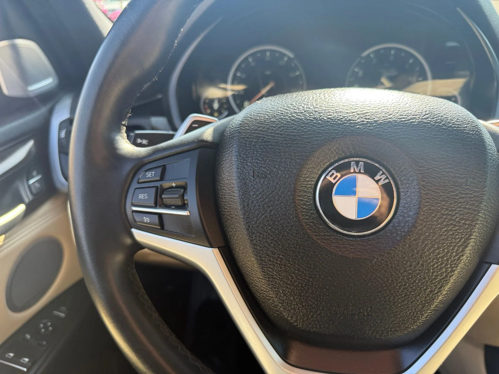 Used 2018 White Metallic BMW xDrive50i image 18