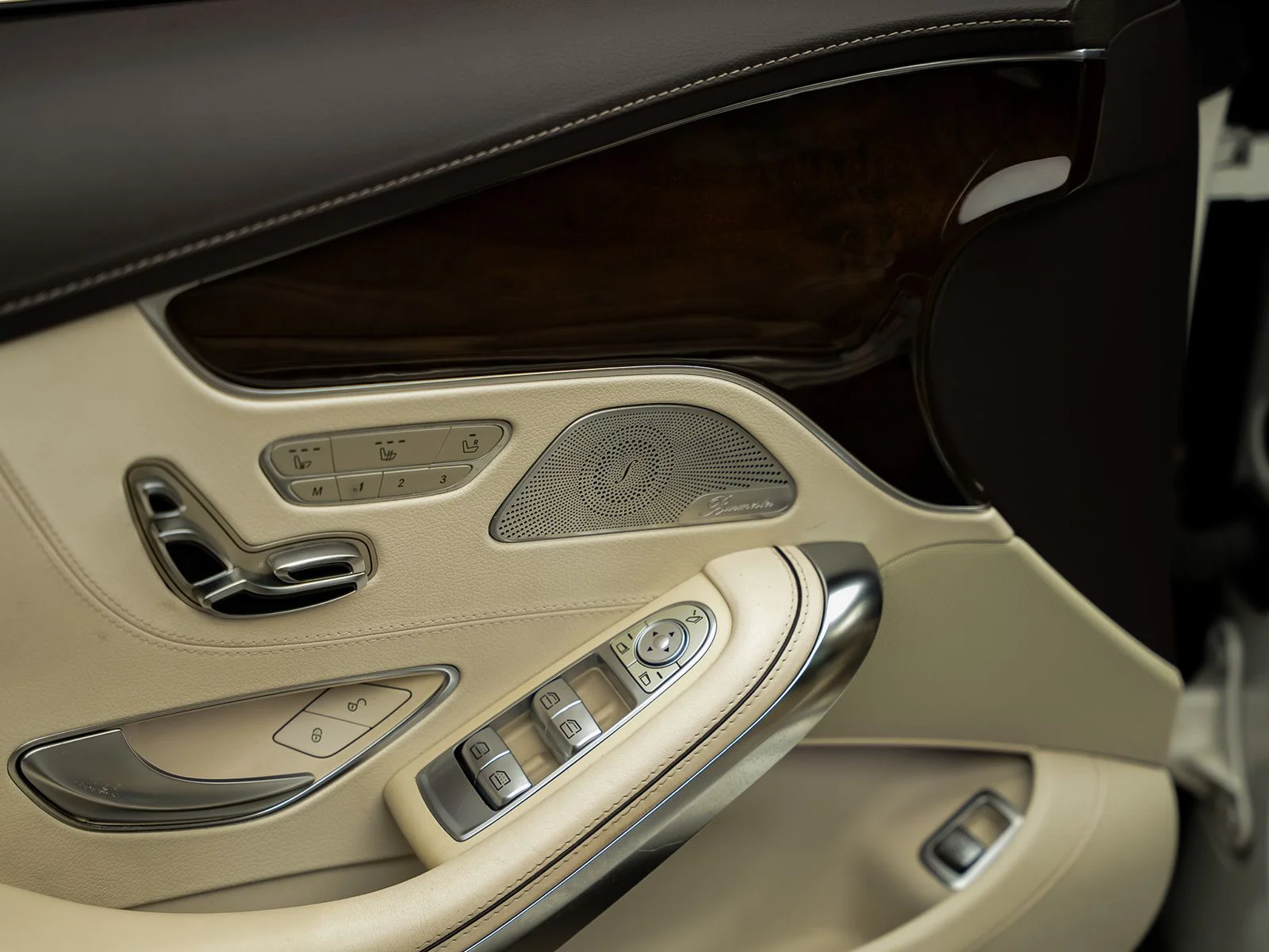 Used 2015 White Mercedes-Benz S 550 image 63