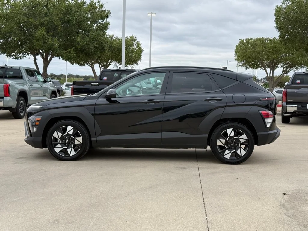 Used 2025 Hyundai Kona SEL with VIN KM8HB3AB7SU322379 for sale in Bastrop, TX