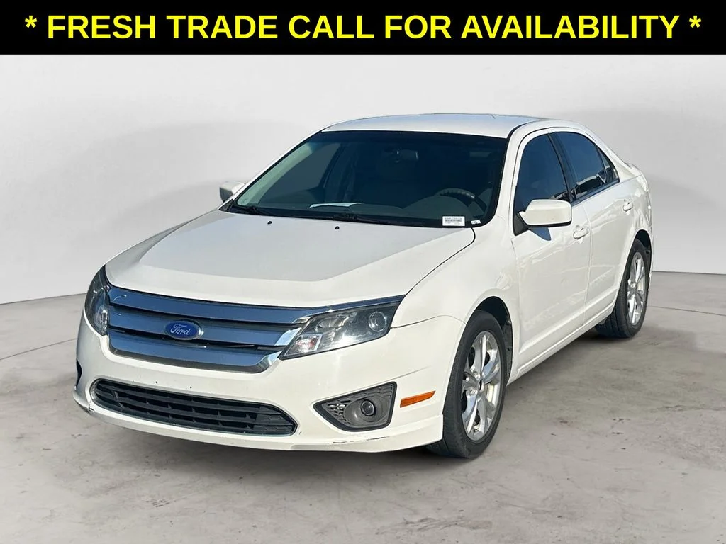 Used 2012 White Ford SE image 1
