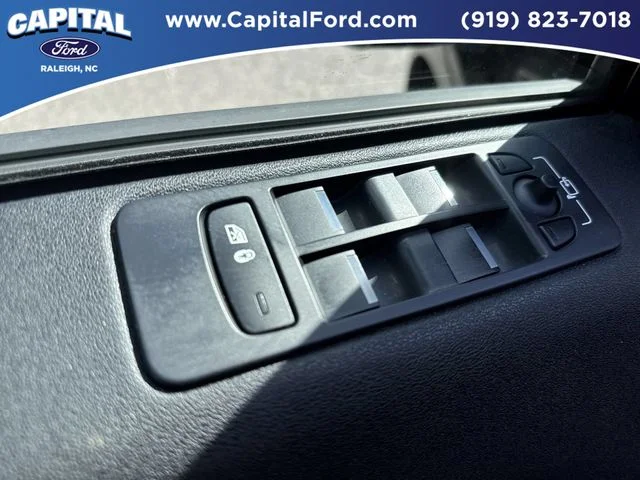 Used 2019  Land Rover HSE image 21