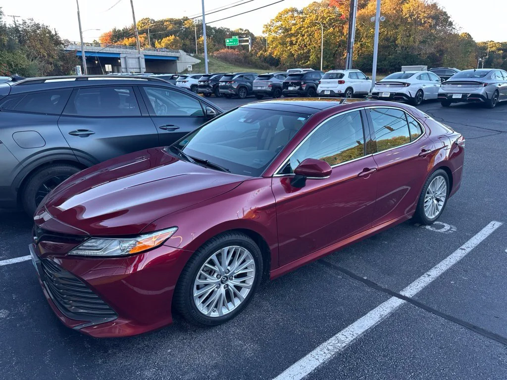Used 2019 Pearl Toyota XLE image 3