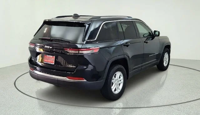 Used 2023 Black Jeep Laredo image 32
