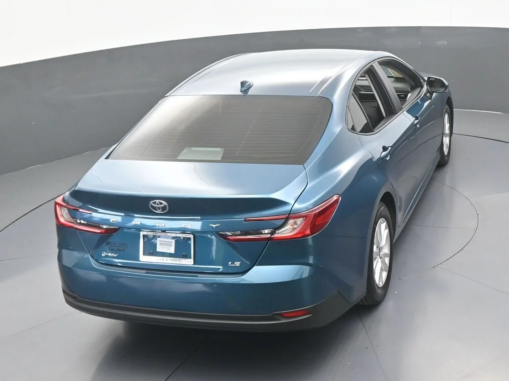 Used 2025 Ocean Toyota LE image 47