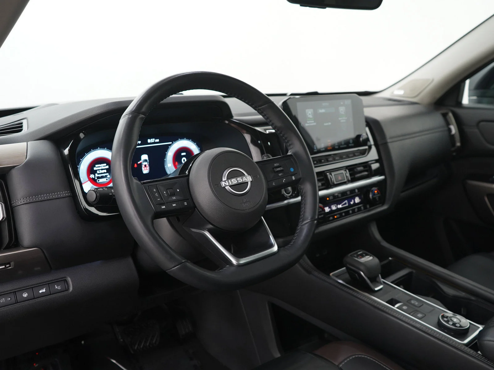 Used 2024 Green Nissan Platinum image 29