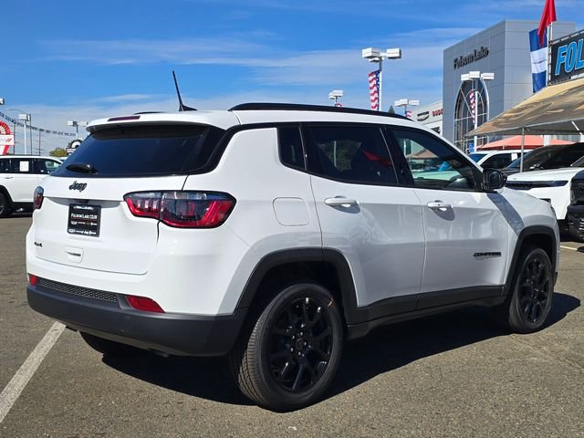 New 2026 Bright White Clearcoat Jeep Latitude image 4